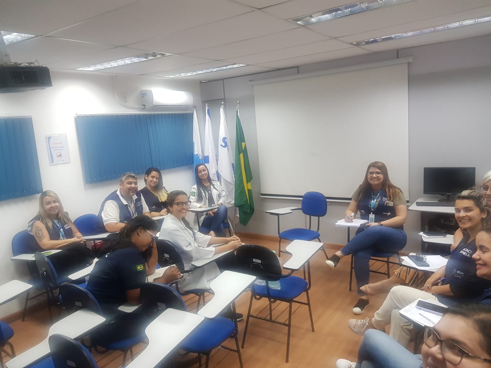 Reunião de equipe técnica e organização de fluxos.