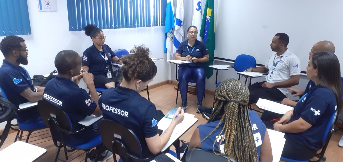 Reunião dos profissionais de educação física do programa Academia Carioca