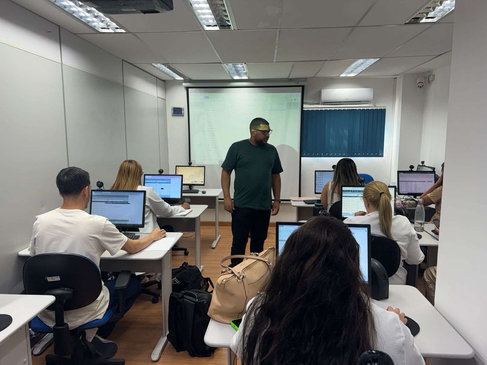 Aula externa sobre Epidemiologia  – Universidade Castelo Branco (UCB)