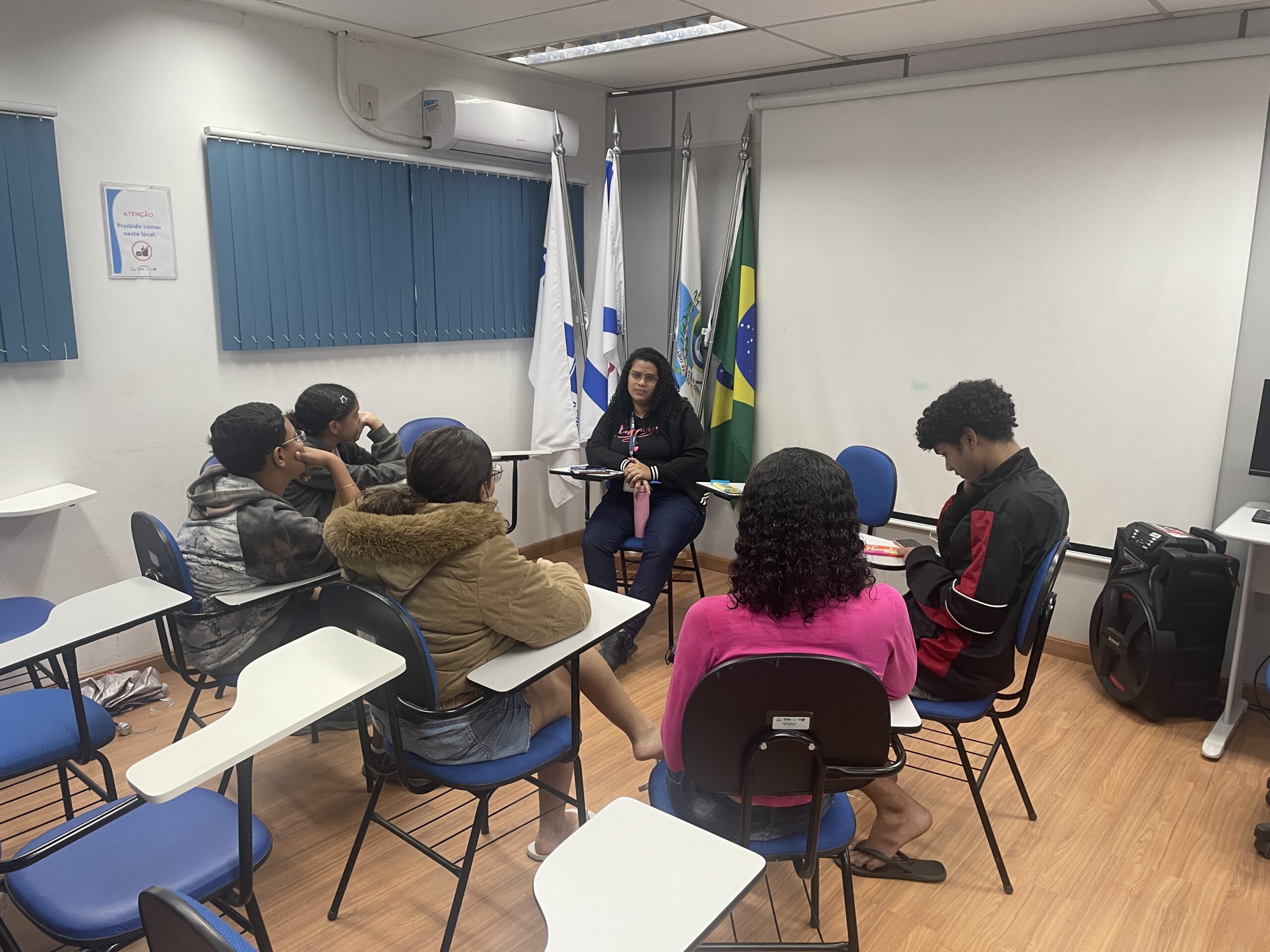 Grupo de Adolescentes – Divergentes