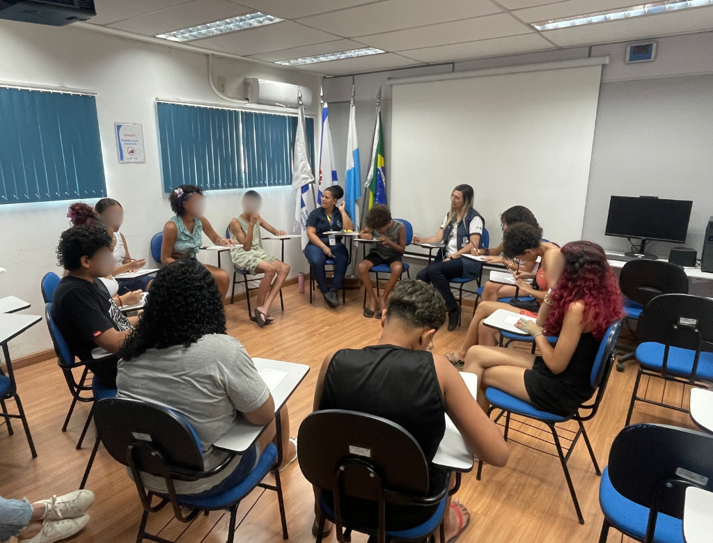 Grupo de Adolescentes – Divergentes